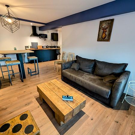 Logis Hotel Le Beau Site Шамбон-сюр-Лак Экстерьер фото