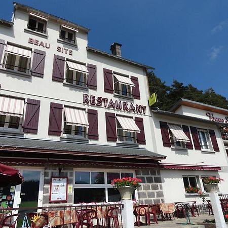 Logis Hotel Le Beau Site Шамбон-сюр-Лак Экстерьер фото