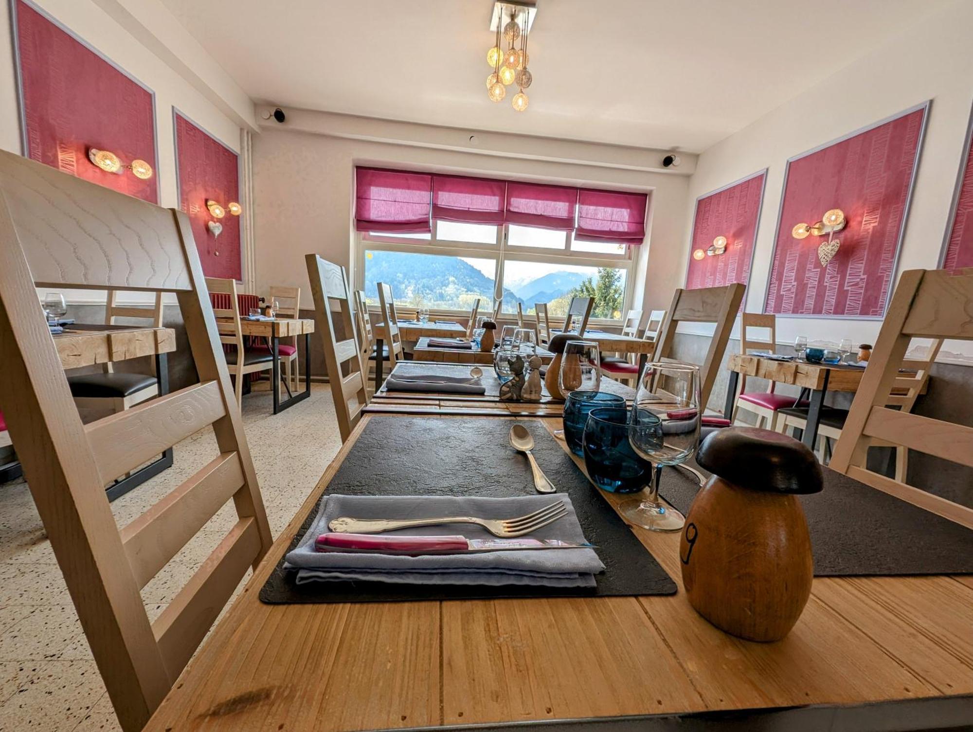 Logis Hotel Le Beau Site Шамбон-сюр-Лак Экстерьер фото